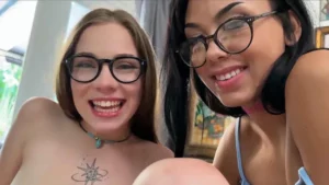 Venus Vixen Shares Cock With BiancaBangs - MyPornerLeak Leak