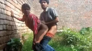 Village Bhabhi Ko jungle me Chod di Ghar ki piche – Indian porn video - MyPornerLeak